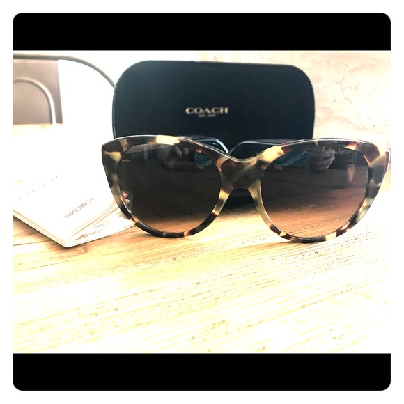 Coach sunglasses. - Picture 1 of 1